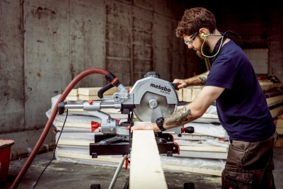 Торцовочная пила Metabo KGS 305 M 1600Вт 3700об/мин d=305мм
