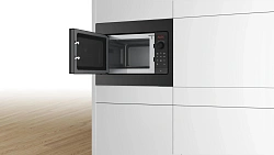 Микроволновая печь Bosch BFL523MB4 20л. 800Вт черный (встраиваемая)