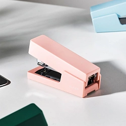 Степлер Deli ENS084 PINK Nusign 24/6 26/6 (20листов) розовый 100скоб металл/пластик коробка