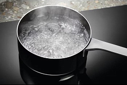 Индукционная варочная поверхность Electrolux LIR60430 черный