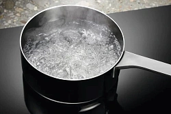 Индукционная варочная поверхность Electrolux EIV84550 черный