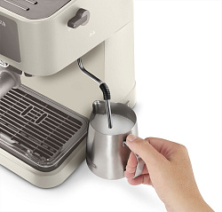 Кофеварка рожковая Delonghi EC235.CR 1100Вт бежевый