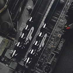 Память DDR4 2x8GB 2666MHz Patriot PSP416G2666KH1 Signature Premium RTL PC4-21300 CL19 DIMM 288-pin 1.2В kit single rank с радиатором Ret