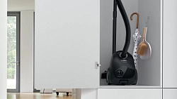 Пылесос Bosch BGBS2LB1 600Вт черный