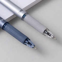 Ручка шариков. Deli Xtream (EQ47-BL) d=0.7мм син. черн. карт.уп. игловидный пиш. наконечник резин. манжета чернила пониженной вязкости