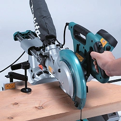 Торцовочная пила Makita LS1018LN 1430Вт 4300об/мин d=260мм