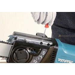 Цепная пила Makita UC4050A от сети 2000Вт дл.шины:16" (40cm)