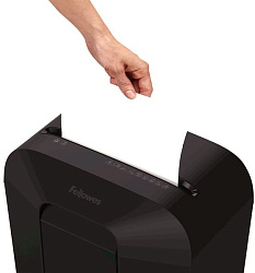 Шредер Fellowes PowerShred LX41 черный (секр.P-4) фрагменты 8лист. 17лтр. скрепки скобы пл.карты