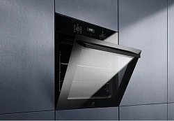 Духовой шкаф Электрический Electrolux EOE5C71Z черный