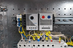 Шкаф коммутационный ЦМО (ШТВ-Н-12.6.3-4ААА-Т1) настенный 12U 620x330мм пер.дв.металл несъемн.бок.пан. 150кг серый 220мм сталь нержавеющая уличный с вентилятором с нагревателем 150Вт